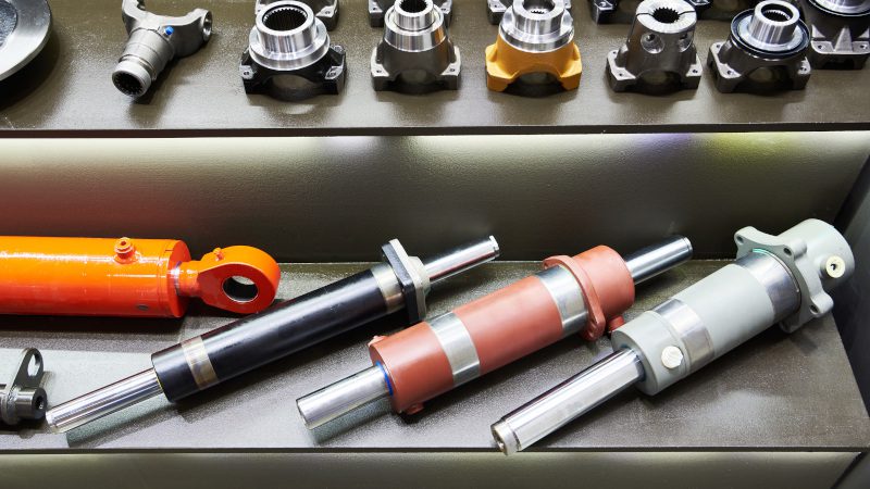 5 Factors to Consider When Choosing Hydraulic Cylinders